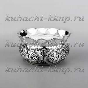 Небольшая серебряная конфетница 