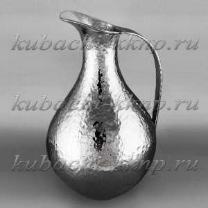 Серебряный кувшин с узким горлышком 