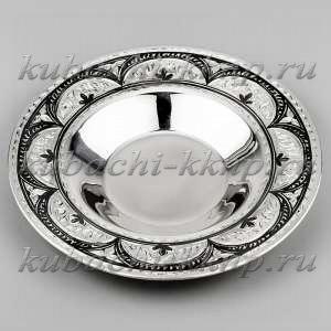 Блюдце серебряное с гравировкой и чеканкой - бл05