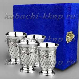 Набор из четырех серебряных стопок 