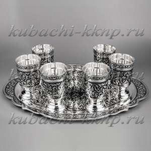 Набор серебряных стаканов на подносе 