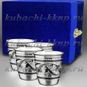 Серебряный набор из четырех (4) стопок  Серебряный набор из четырех (4) стопок