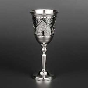 Серебряная рюмочка с красивым орнаментом - р00017
