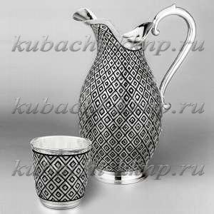 Серебряный кувшин с одним стаканом 