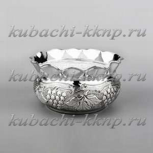 Небольшая серебряная конфетница 