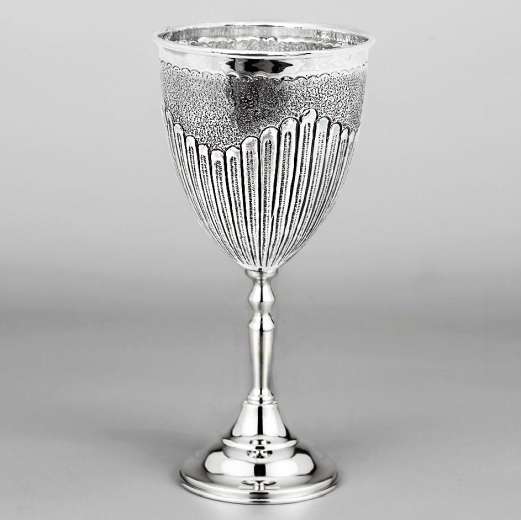 Серебряная кружка ручной работы