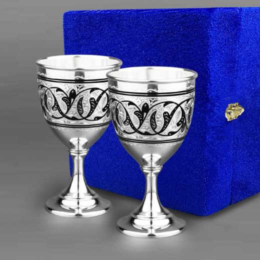 Серебряная кружка ручной работы