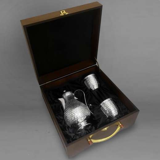 Серебряная кружка ручной работы