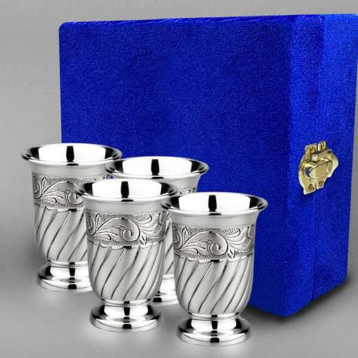 Серебряная кружка ручной работы