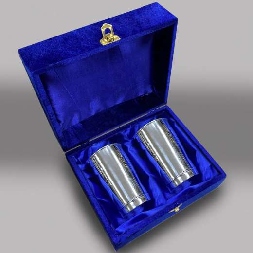 Серебряная кружка ручной работы