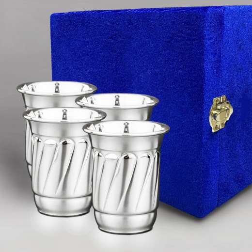 Серебряная кружка ручной работы