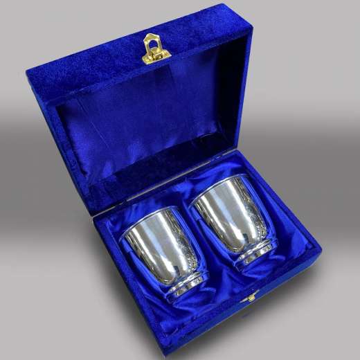 Серебряная кружка ручной работы