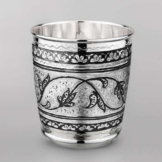 Серебряная кружка ручной работы