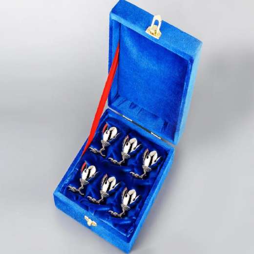 Серебряная кружка ручной работы