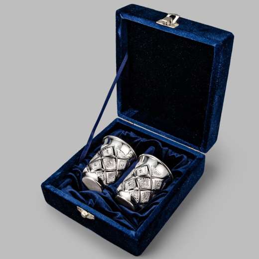 Серебряная кружка ручной работы