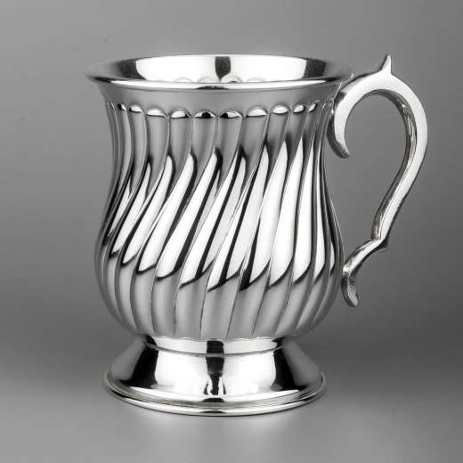 Серебряная кружка ручной работы