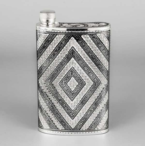 Фляга из серебра с строгим рисунком, 235мл, фл046