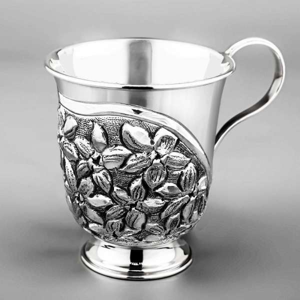 Серебряная кружка Хойя, КР144