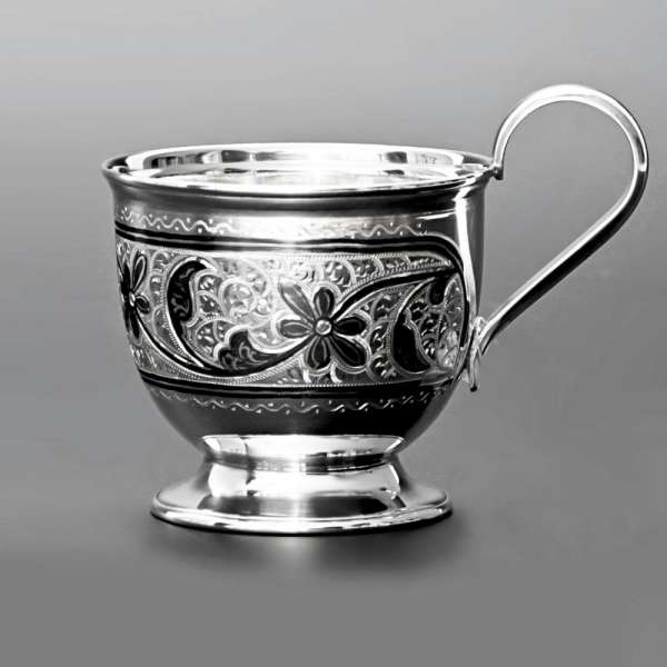 Серебряная кружка с орнаментом, 190 мл, кр031