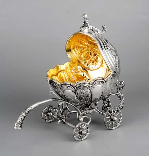 Серебряная конфетница «Коляска», кф123