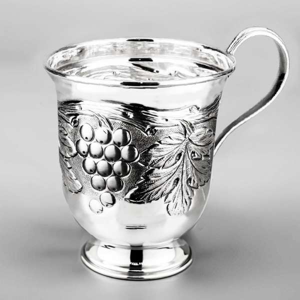 Серебряная кружка Виноград, кр111