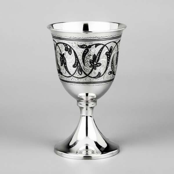 Серебряный бокал для вина на низкой ножке, бк032