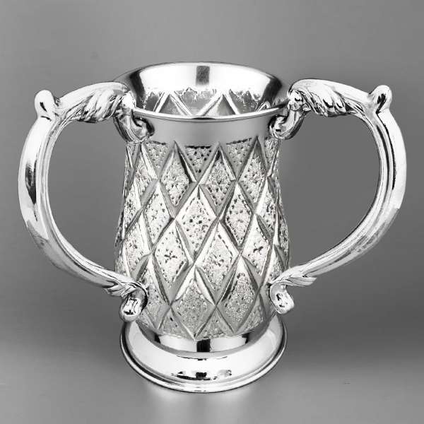 Серебряная кружка с двумя ручками, КР122