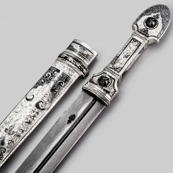 Серебряный кинжал с агатом, КН52