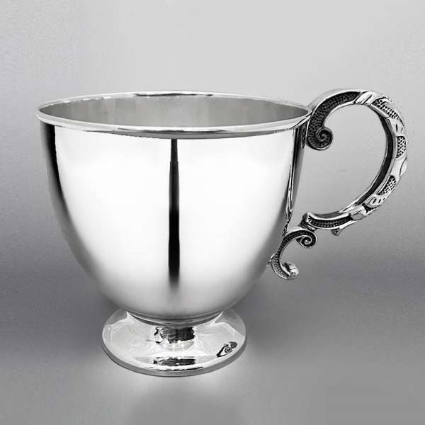 Серебряная кружка с оригинальной ручкой, кр113