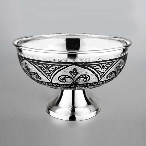 Серебряная конфетница на небольшой ножке, КФ234
