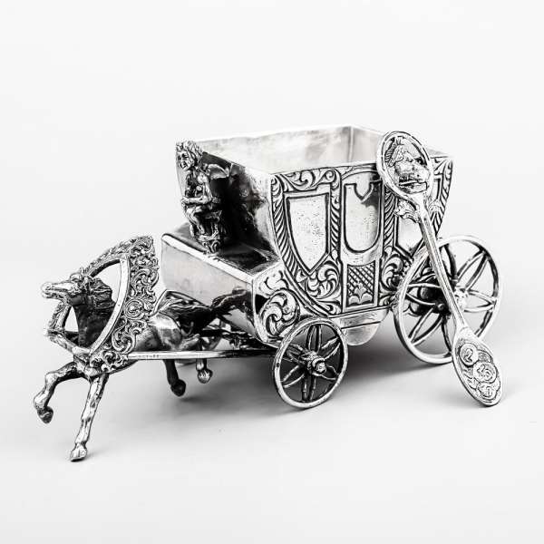 Серебряная солонка с ложечкой  Карета с ангелочком, с021л