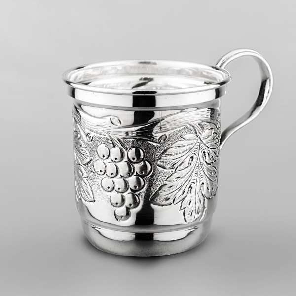 Кружка из серебра Виноград, кр029