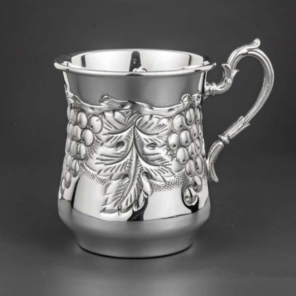 Серебряная кружка «Виноград» с красивой ручкой, 265 мл, кр040