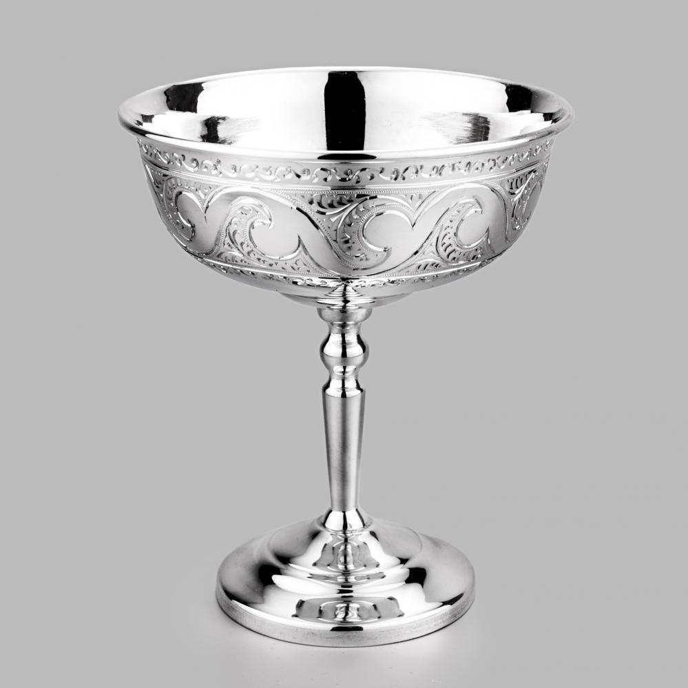 Креманка: изящная чаша, в которой история встречается с десертом.